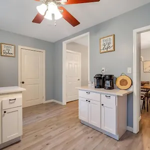 New Cheerful Renovated - 5 Min To Downtown! Holiday home Savannah
